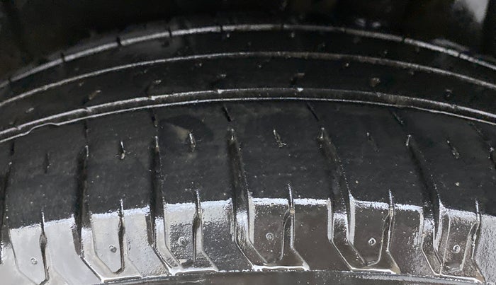 2020 Maruti Ertiga VXI CNG, CNG, Manual, 43,688 km, Left Rear Tyre Tread