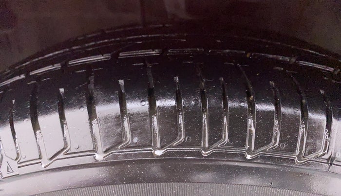 2013 Hyundai i10 MAGNA 1.2 KAPPA2, Petrol, Manual, 96,088 km, Left Front Tyre Tread