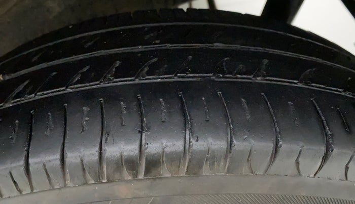 2017 Maruti Wagon R 1.0 LXI CNG, CNG, Manual, 47,787 km, Left Rear Tyre Tread