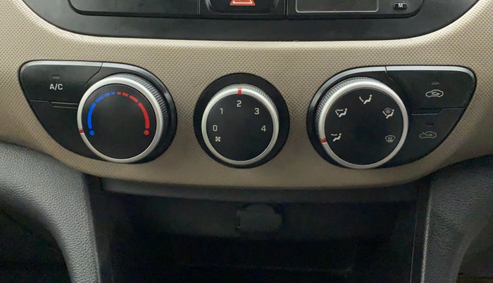 2015 Hyundai Xcent S 1.2, Petrol, Manual, 72,377 km, AC Unit - Minor issue in the heater switch