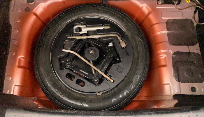 2018 Mahindra KUV 100 NXT K8 P 6 STR, Petrol, Manual, 47,684 km, Spare Tyre