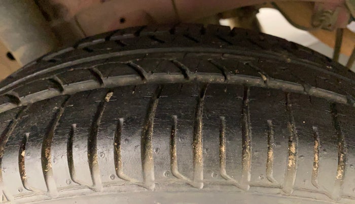 2018 Mahindra KUV 100 NXT K8 P 6 STR, Petrol, Manual, 47,684 km, Right Rear Tyre Tread