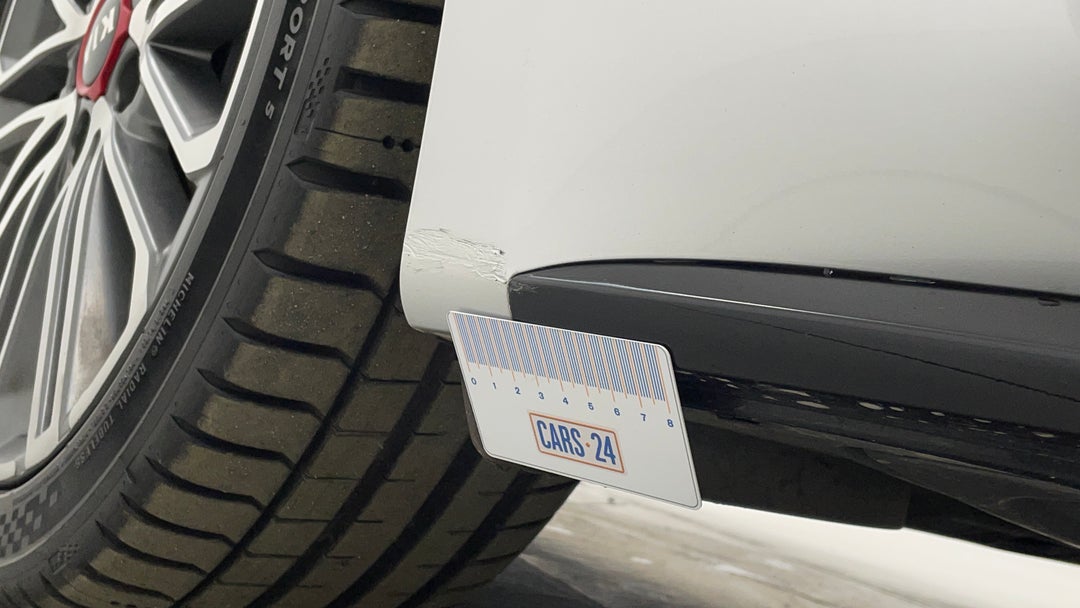 Bumper Front Scratch