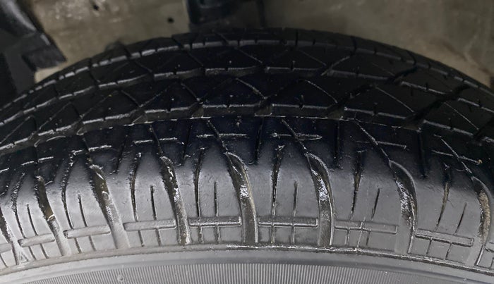 2017 Maruti Swift VXI, Petrol, Manual, 19,668 km, Left Front Tyre Tread