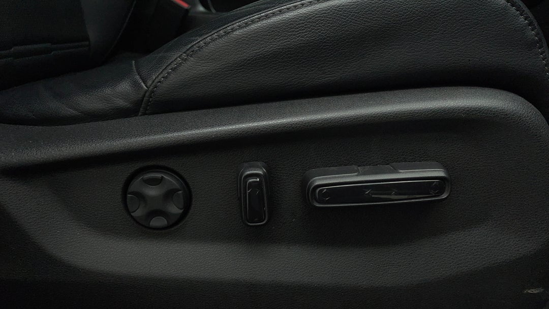 2017 Honda CR-V Vti-lx (awd), Automatic, 88912 km, Drivers Side Adjustment Panel