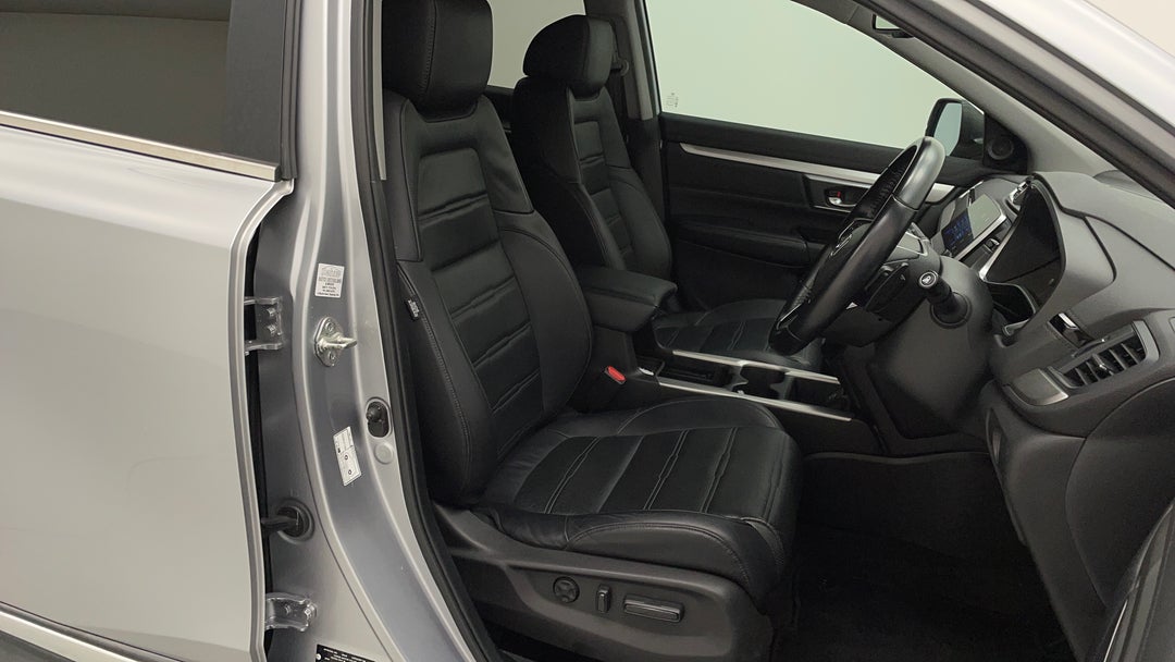 2017 Honda CR-V Vti-lx (awd), Automatic, 88912 km, Right Side Front Door Cabin View