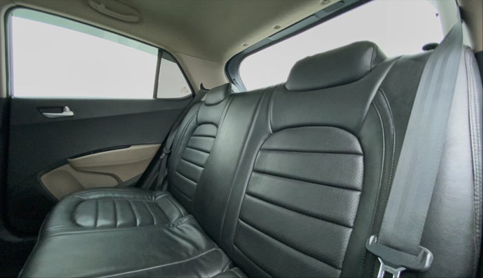 2017 Hyundai Grand i10 SPORTZ O 1.2, Petrol, Manual, 43,061 km, Right Side Rear Door Cabin
