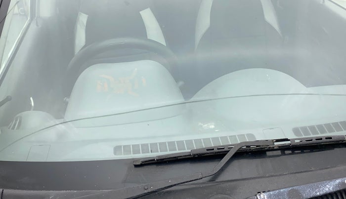 2015 Maruti Alto 800 LXI, Petrol, Manual, 35,843 km, Front windshield - Minor spot on windshield