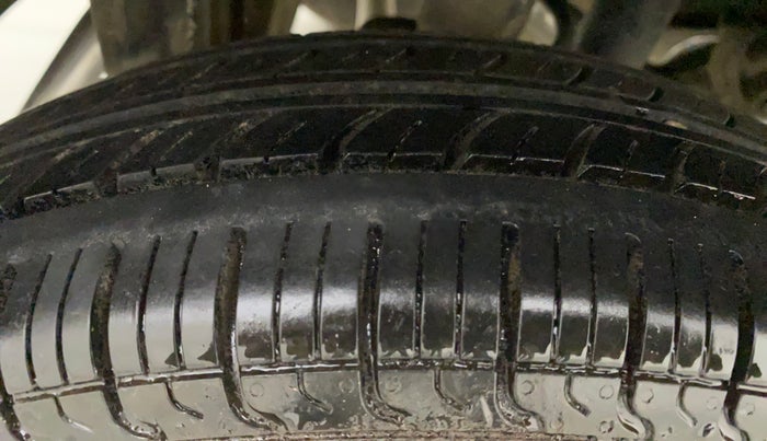 2015 Maruti Alto 800 LXI, Petrol, Manual, 35,843 km, Right Rear Tyre Tread