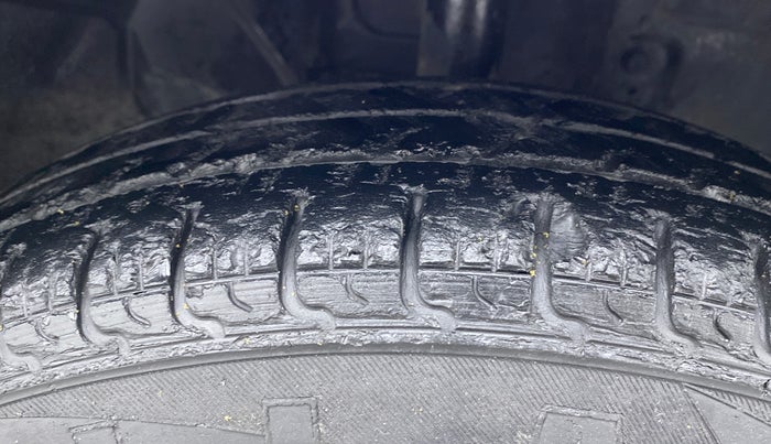 2016 Datsun Redi Go T, Petrol, Manual, 41,142 km, Right Front Tyre Tread