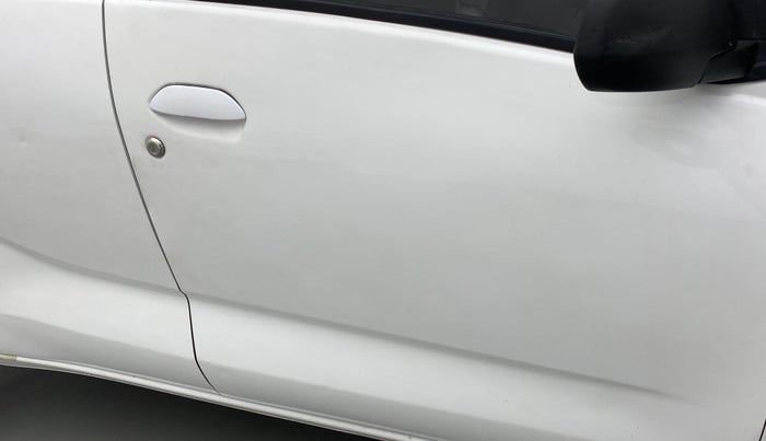 2016 Datsun Redi Go T, Petrol, Manual, 41,142 km, Driver-side door - Minor scratches
