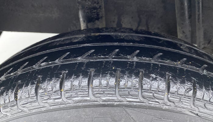 2016 Datsun Redi Go T, Petrol, Manual, 41,142 km, Right Rear Tyre Tread