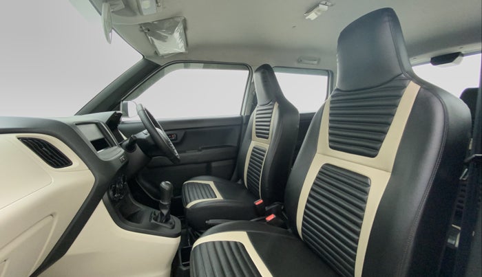 2019 Maruti New Wagon-R LXI CNG 1.0 L, CNG, Manual, 31,260 km, Right Side Front Door Cabin