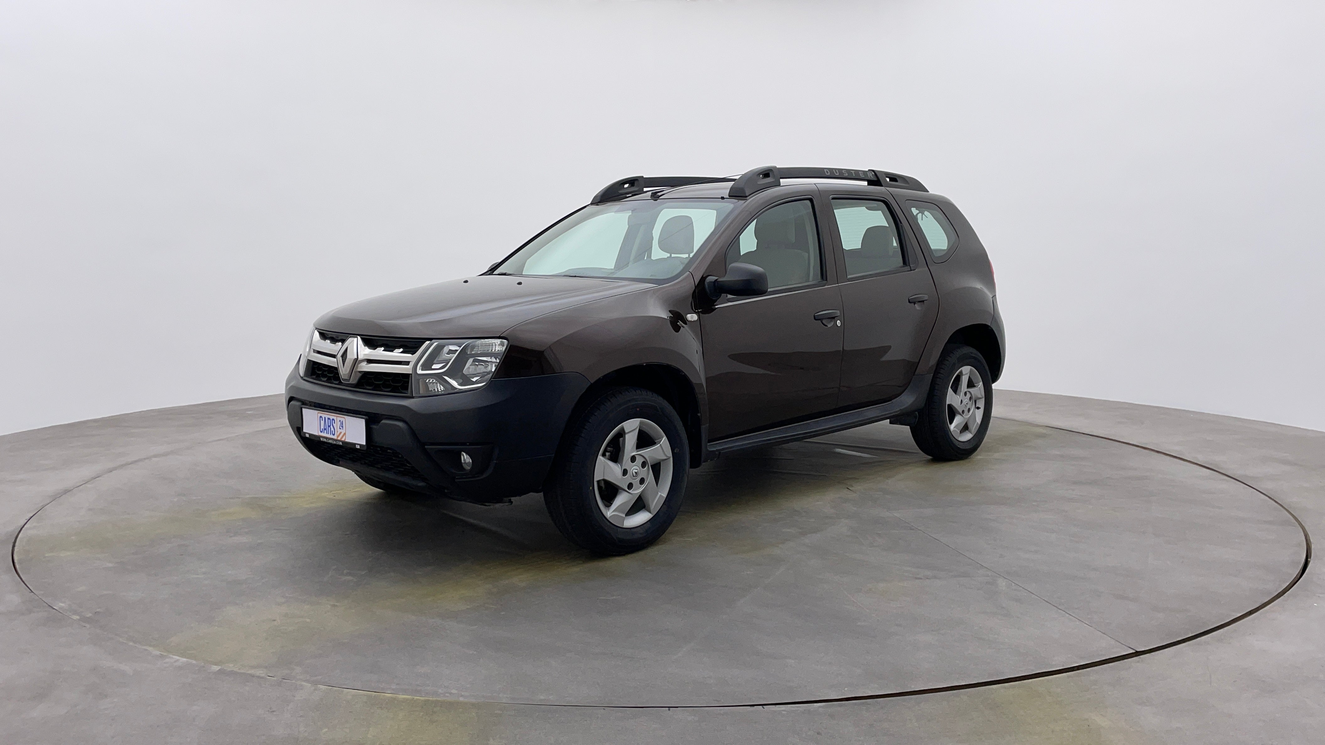 Renault Duster-Left Front Diagonal (45- Degree) View