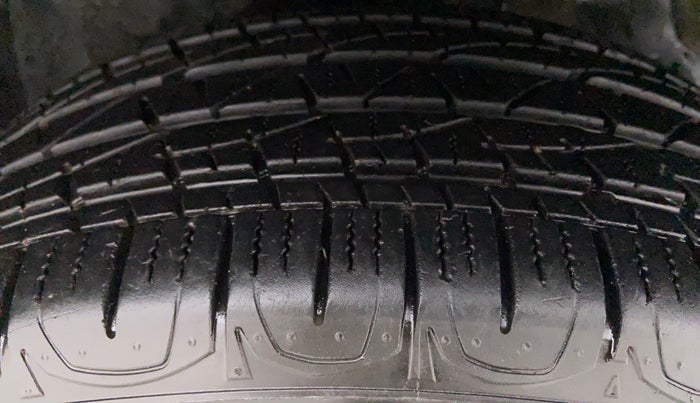 2018 Jeep Compass LIMITED 1.4 AT, Petrol, Automatic, 10,161 km, Right Front Tyre Tread