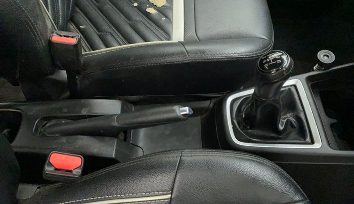 2018 Maruti Swift ZXI, Petrol, Manual, 30,472 km, Gear Lever