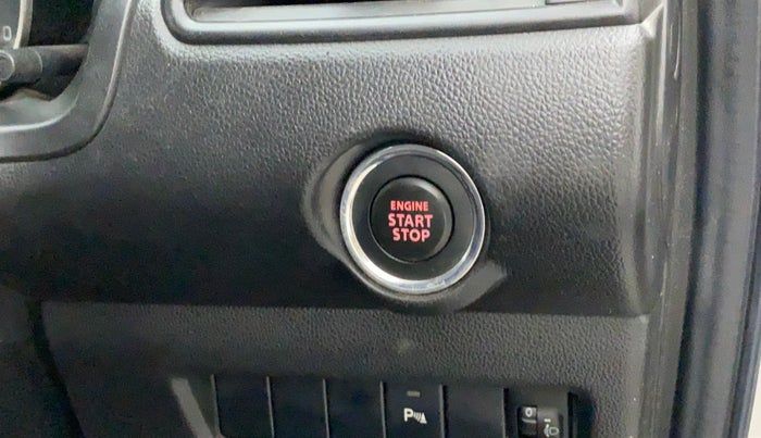 2018 Maruti Swift ZXI, Petrol, Manual, 30,472 km, Lock system - Keyless sensor not working