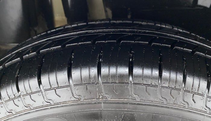 2019 Maruti Dzire VXI, Petrol, Manual, 60,750 km, Right Rear Tyre Tread