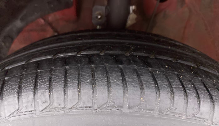 2019 Maruti Swift ZXI PLUS, Petrol, Manual, 64,001 km, Left Front Tyre Tread