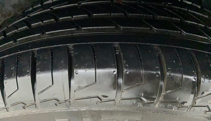 2015 Hyundai Creta 1.6 SX PLUS PETROL, Petrol, Manual, 56,465 km, Left Rear Tyre Tread
