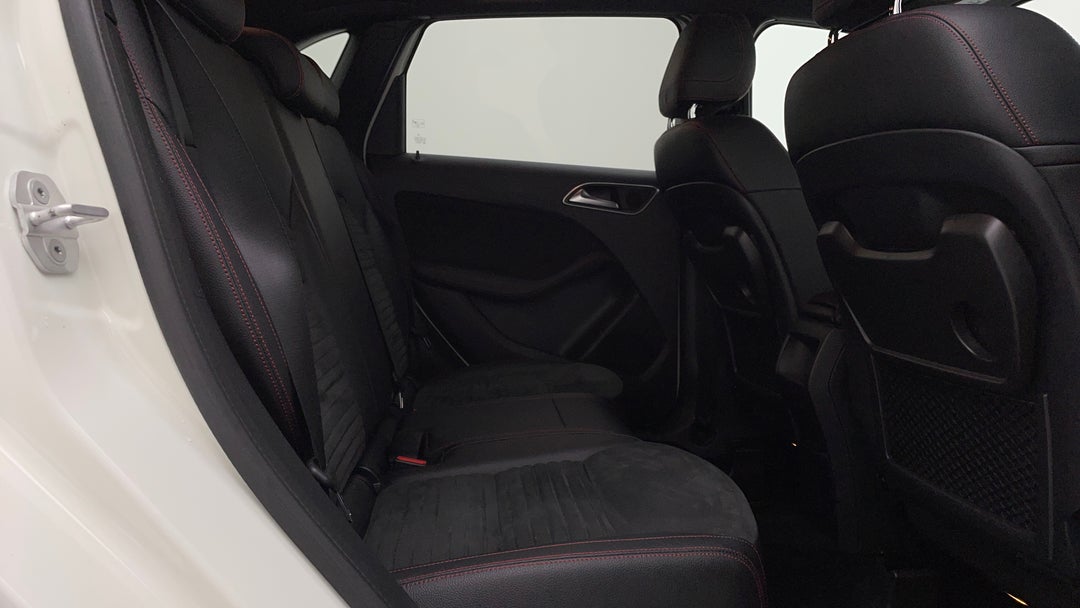 2016 Mercedes-benz B180 B180, Automatic, 138767 km, Right Side Rear Door Cabin View