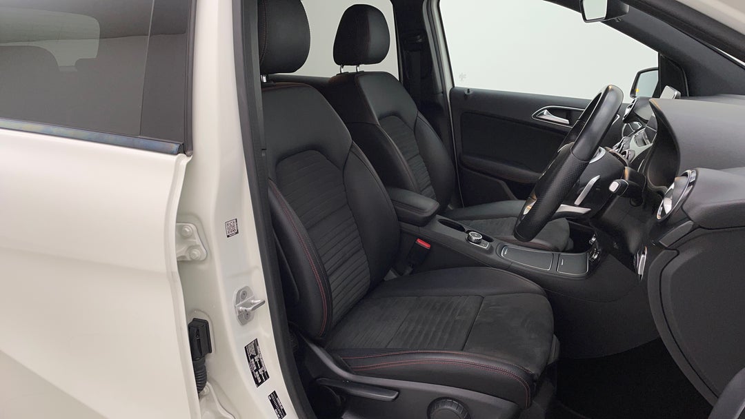 2016 Mercedes-benz B180 B180, Automatic, 138767 km, Right Side Front Door Cabin View