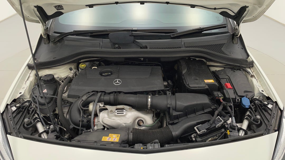 2016 Mercedes-benz B180 B180, Automatic, 138767 km, Open Bonnet (Engine)