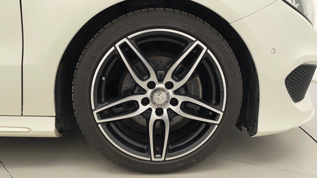 2016 Mercedes-benz B180 B180, Automatic, 138767 km, Right Front Wheel