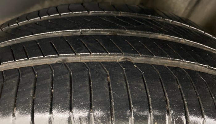 2017 Volkswagen Vento HIGHLINE PLUS TDI MT, Diesel, Manual, 85,284 km, Left Rear Tyre Tread