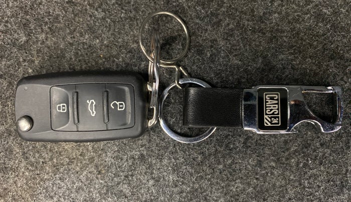 2017 Volkswagen Vento HIGHLINE PLUS TDI MT, Diesel, Manual, 85,284 km, Key Close Up