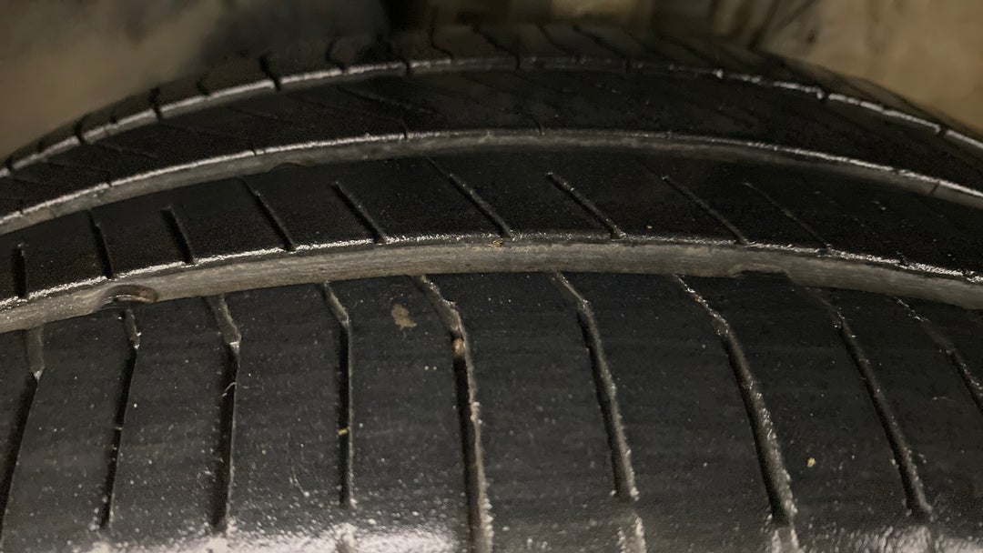 Left Front Tyre Tread