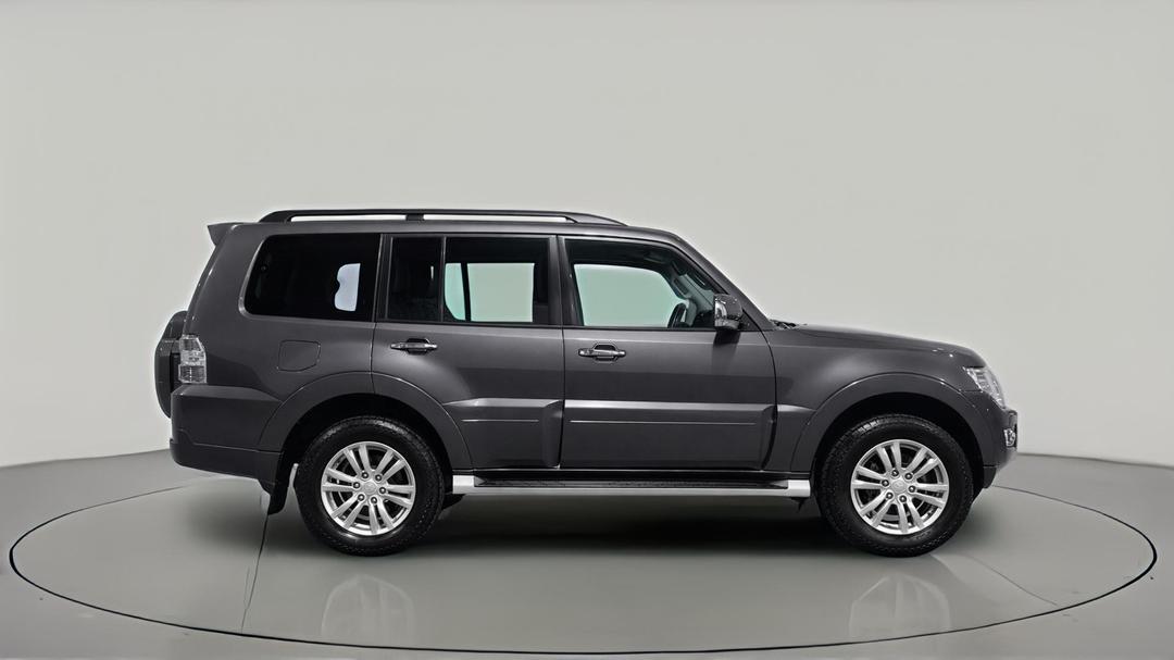 2020 Mitsubishi Pajero Gls (4x4) 7 Seat (leather), Automatic, 116454 km, Right Side View