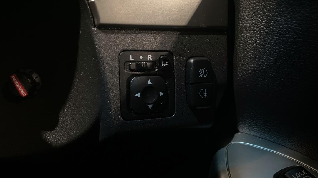 2020 Mitsubishi Pajero Gls (4x4) 7 Seat (leather), Automatic, 116454 km, Utility Switches/Buttons