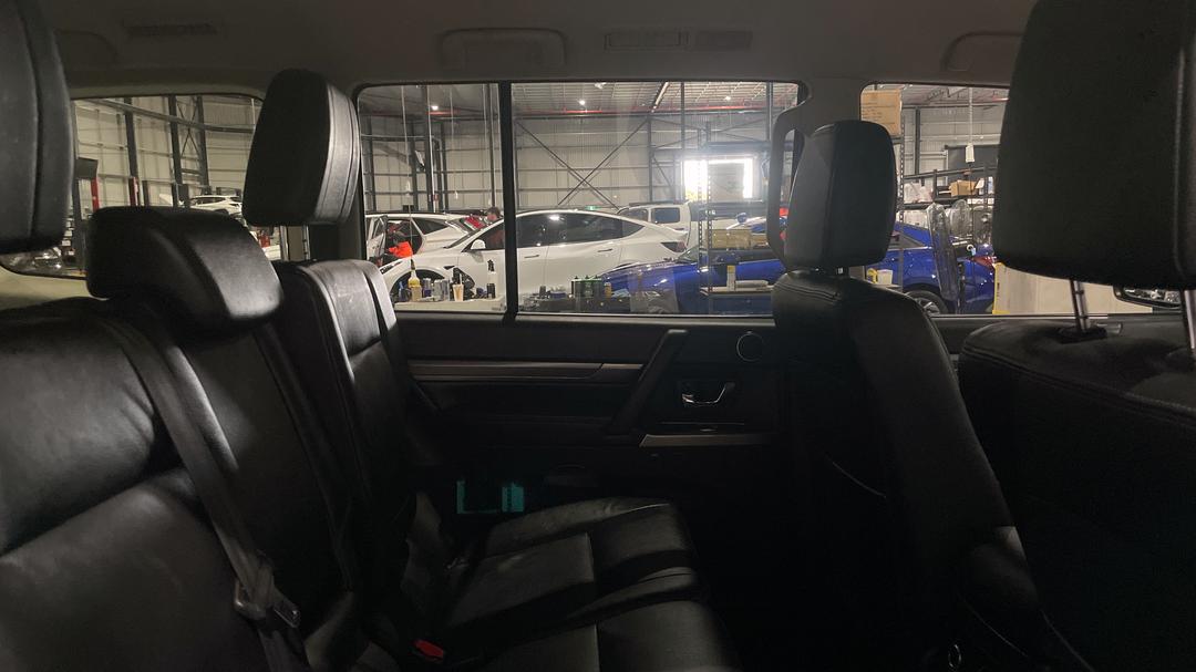 2020 Mitsubishi Pajero Gls (4x4) 7 Seat (leather), Automatic, 116454 km, Right Side Rear Door Cabin View