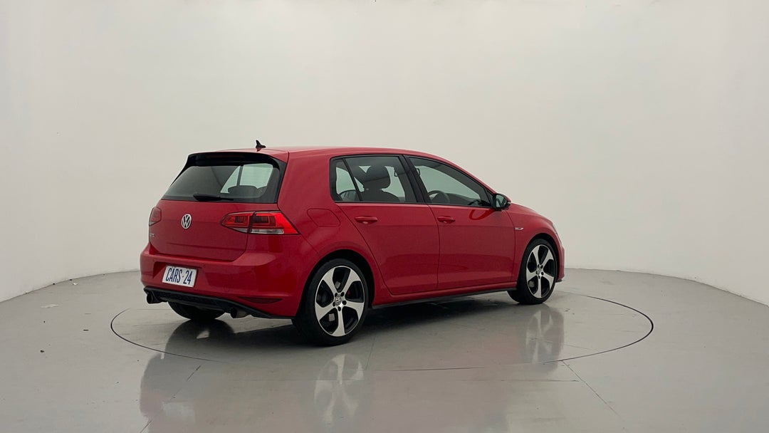 Right Back Diagonal (45- Degree) View