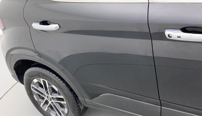 2022 Hyundai VENUE SX 1.5 CRDI, Diesel, Manual, 4,828 km, Right rear door - Minor scratches