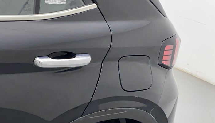2022 Hyundai VENUE SX 1.5 CRDI, Diesel, Manual, 4,828 km, Left quarter panel - Paint has minor damage