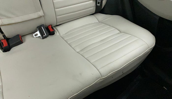 2022 Hyundai VENUE SX 1.5 CRDI, Diesel, Manual, 4,828 km, Second-row left seat - Cover slightly torn