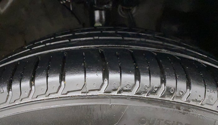 2022 Hyundai VENUE SX 1.5 CRDI, Diesel, Manual, 4,828 km, Right Front Tyre Tread