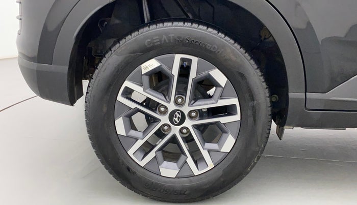 2022 Hyundai VENUE SX 1.5 CRDI, Diesel, Manual, 4,828 km, Right Rear Wheel