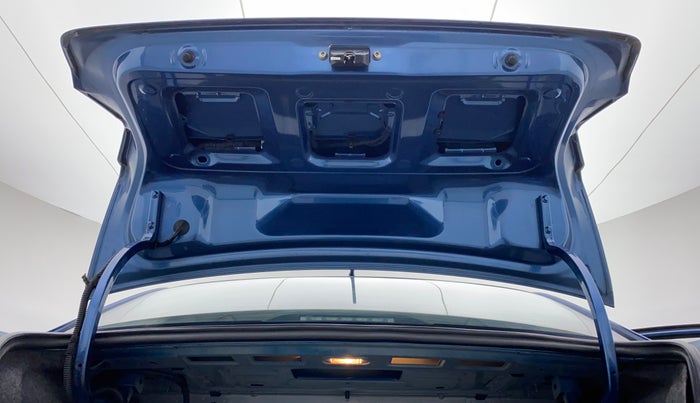 2016 Volkswagen Ameo HIGHLINE 1.2, Petrol, Manual, 30,686 km, Boot Door Open