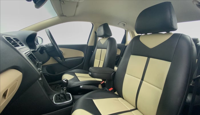 2016 Volkswagen Ameo HIGHLINE 1.2, Petrol, Manual, 30,686 km, Right Side Front Door Cabin