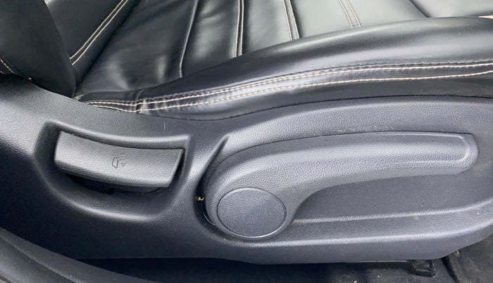 2019 Hyundai Elite i20 1.2 SPORTS PLUS VTVT, Petrol, Manual, 30,078 km, Driver Side Adjustment Panel