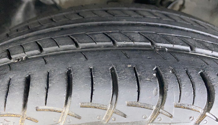 2019 Hyundai Elite i20 1.2 SPORTS PLUS VTVT, Petrol, Manual, 30,078 km, Left Front Tyre Tread