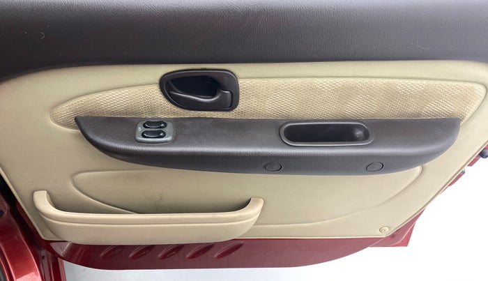 2012 Hyundai Santro Xing GLS, Petrol, Manual, 79,243 km, Driver Side Door Panels Control