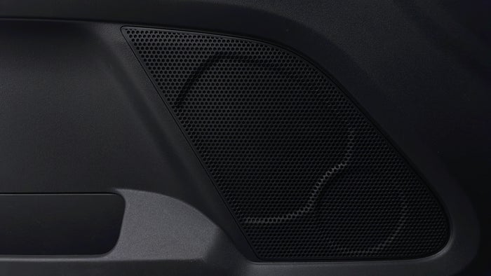 MITSUBISHI PAJERO-Speakers