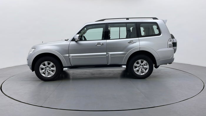 MITSUBISHI PAJERO-Left Side View