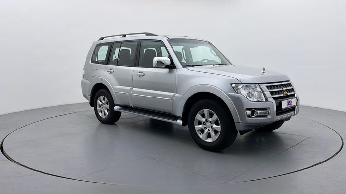 MITSUBISHI PAJERO-Right Front Diagonal (45- Degree) View