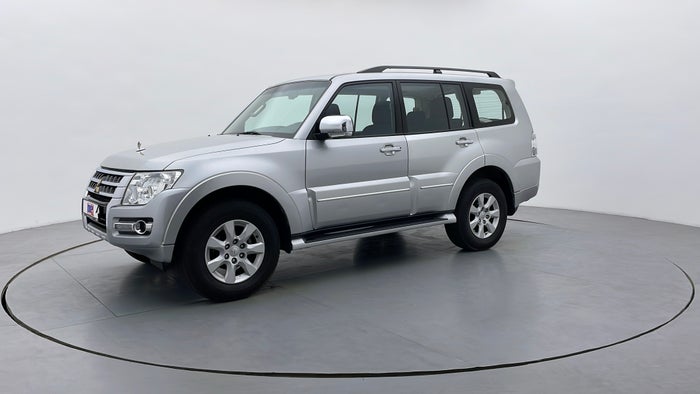 MITSUBISHI PAJERO-Left Front Diagonal (45- Degree) View