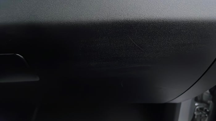MITSUBISHI PAJERO-Dashboard Trim Scratch